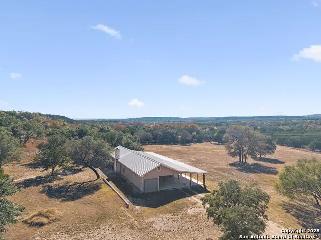 383 Elm Pass Ii, Center Point, TX 78010 - #2