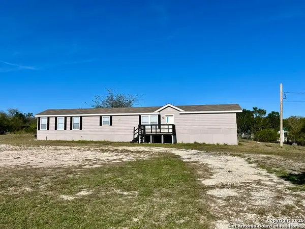18707 County Road 5736, Castroville, TX 78009