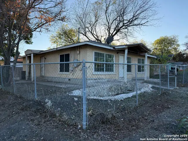 2604 Chihuahua, San Antonio, TX 78207 - Image #2