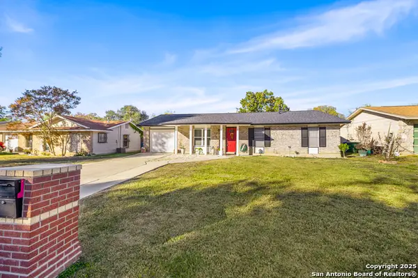 4423 Sun Vista Ln, San Antonio, TX 78217