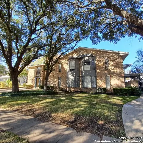 215 W Mistletoe #A, San Antonio, TX 78212 - Image #1