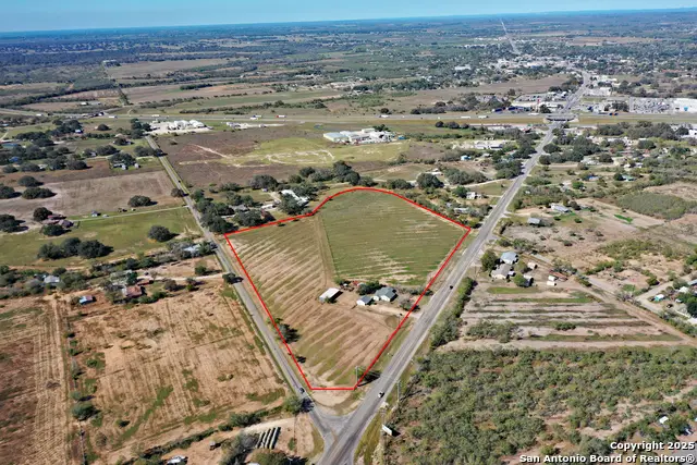 461 Highway 173 S, Devine, TX 78016 - Image #1