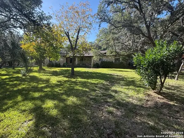 28133 E Windwood Dr, Boerne, TX 78006