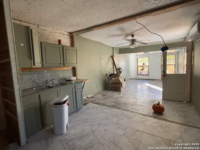 1708 Montezuma, San Antonio, TX 78207 - Image #3