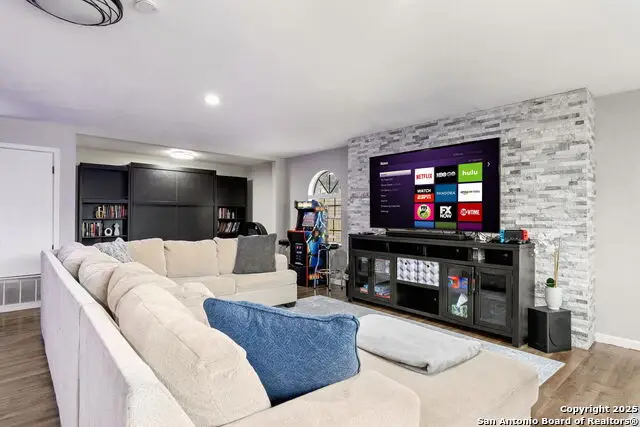 607 Redcliff, San Antonio, TX 78216 - Image #3