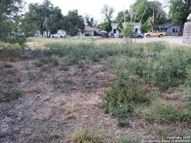 1015 Alametos, San Antonio, TX 78201 - Image #3