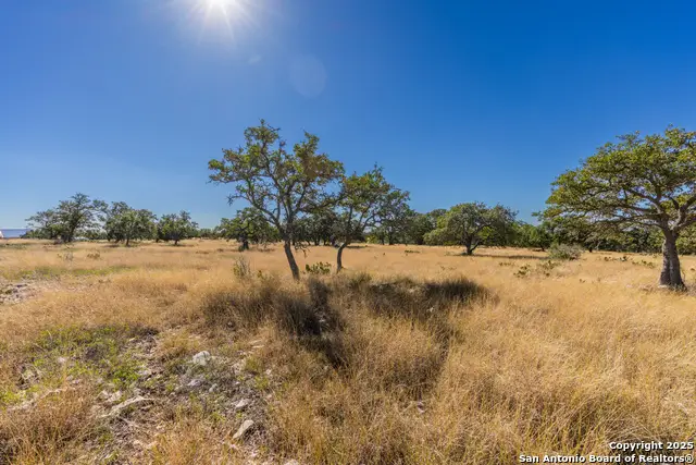 000 Cattlemans Crossing Dr, Kerrville, TX 78023 - Image #3
