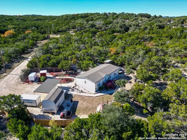 889 E 24th, Lakehills, TX 78063 - Image #2