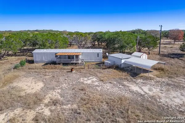 313 Big Meadows Dr, Bandera, TX 78003