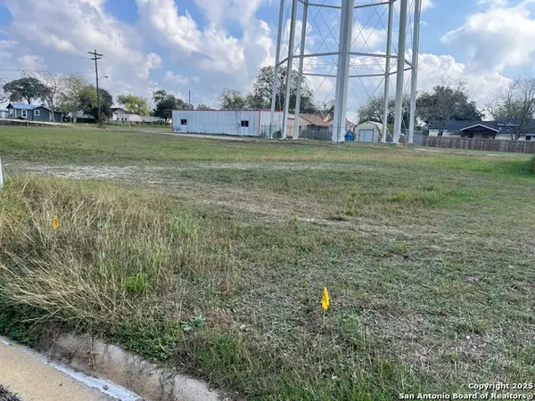 307 W Huntington, Beeville, TX 78102