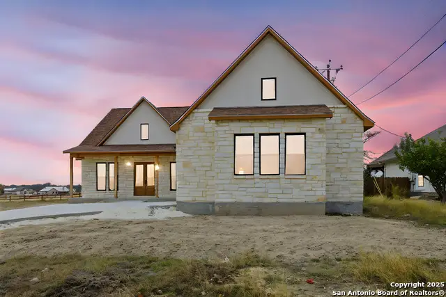 348 Valley Oak, Bandera, TX 78003 - Image #2