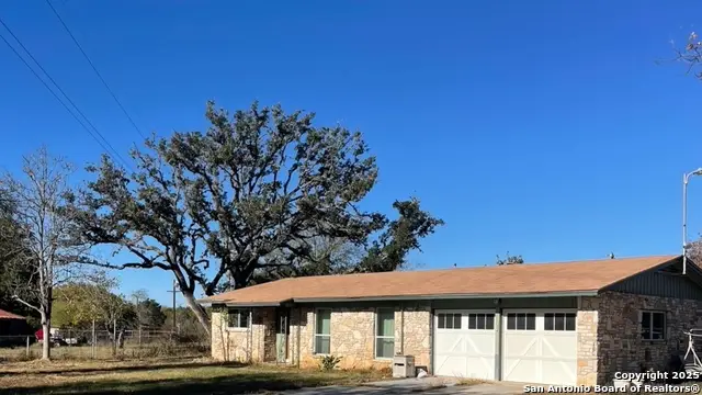 190 Gunther, Pipe Creek, TX 78063 - Image #1