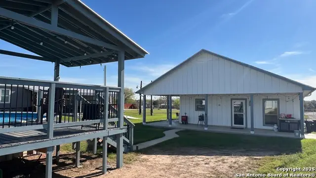 135 May, Pleasanton, TX 78064 - Image #2