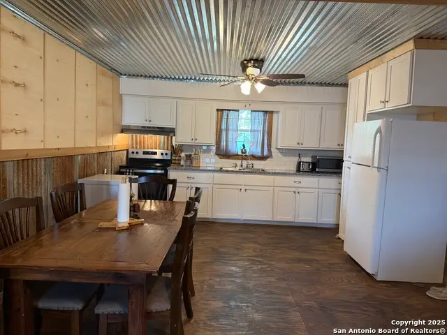 1503 N Hill St, Three Rivers, TX 78071 - Image #3