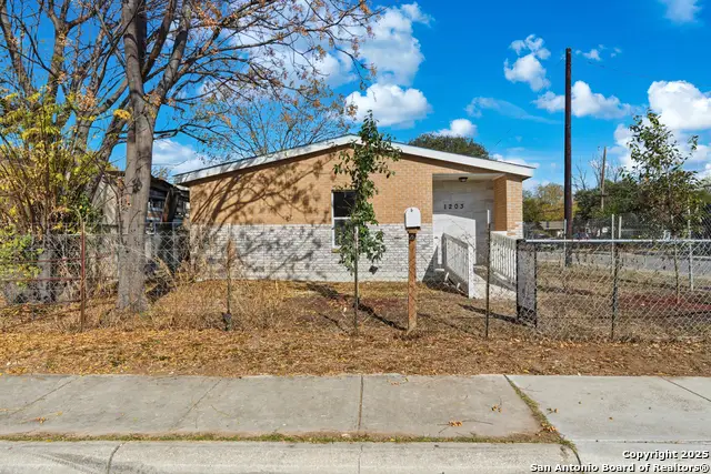 1203 Saltillo, San Antonio, TX 78207 - Image #1