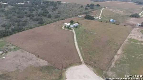 370 County Road 347, Hondo, TX 78861