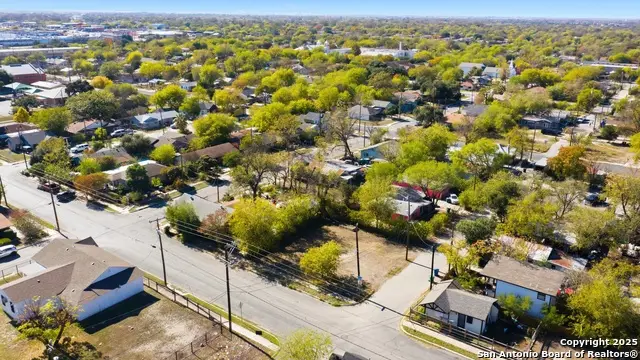 907 S Navidad St 1, San Antonio, TX 78207 - Image #2