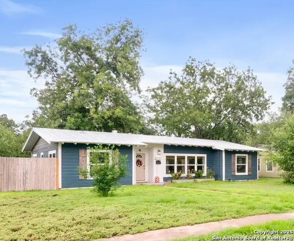 817 Laurel, Uvalde, TX 78801 - Image #2