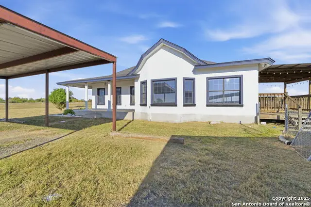 113 Private Road 6744, Natalia, TX 78059 - Image #3
