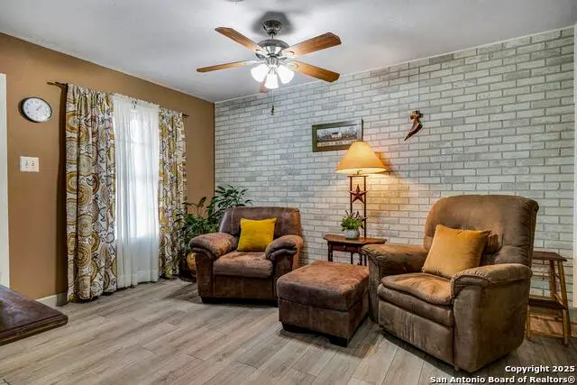 943 Deely Pl, San Antonio, TX 78221 - Image #2