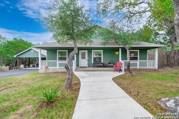 1737 Scenic View Dr, Canyon Lake, TX 78133