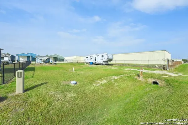 2570 W Monroe, Port O'Connor, TX 77982