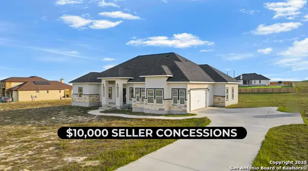 136 Summer Meadow, La Vernia, TX 78121