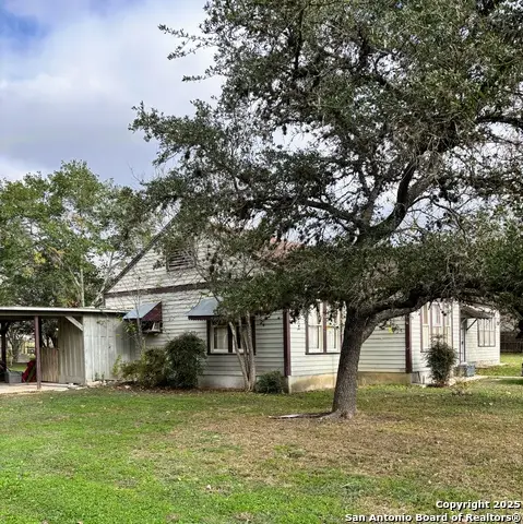 1000 E 2nd, Nixon, TX 78140 - Image #2