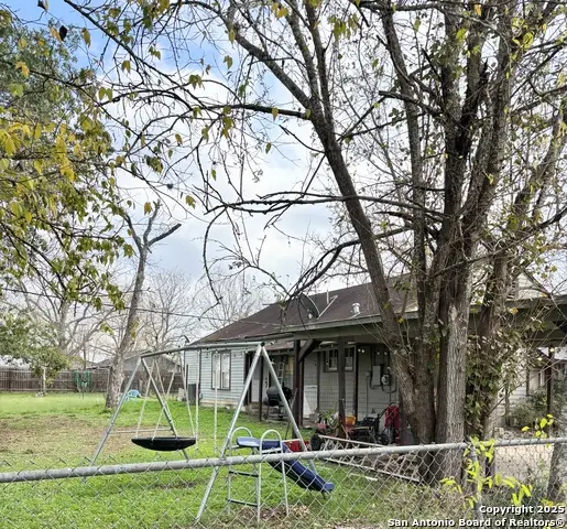 1000 E 2nd, Nixon, TX 78140 - Image #3