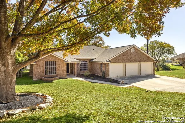 313 Ridge Crest, Seguin, TX 78155