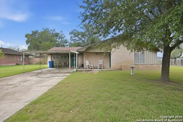 1000 Austin St., George West, TX 78022