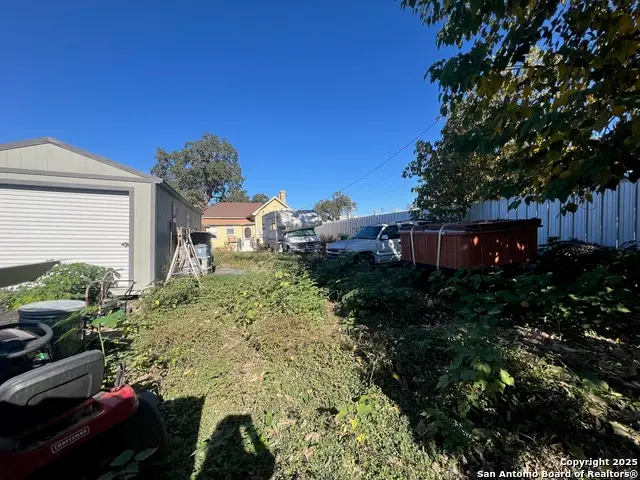 423 W Main, Uvalde, TX 78801 - Image #3