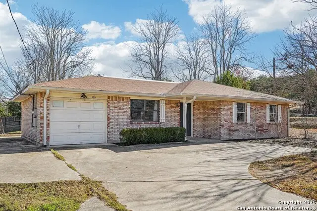 1601 Newton Steet, Kerrville, TX 78028 - Image #2