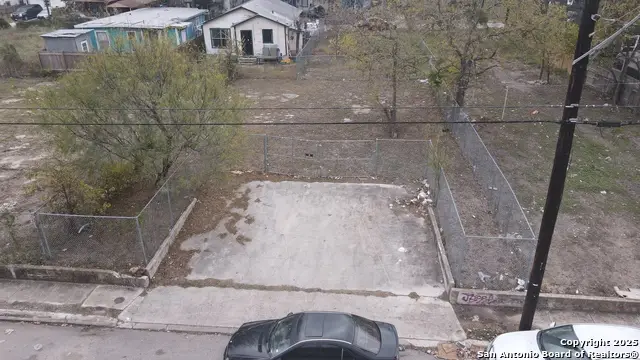 2208 W Poplar #2, San Antonio, TX 78207 - Image #2