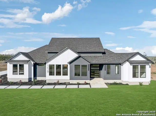 179 Hidden Ranch Ln, Floresville, TX 78114 - Image #1