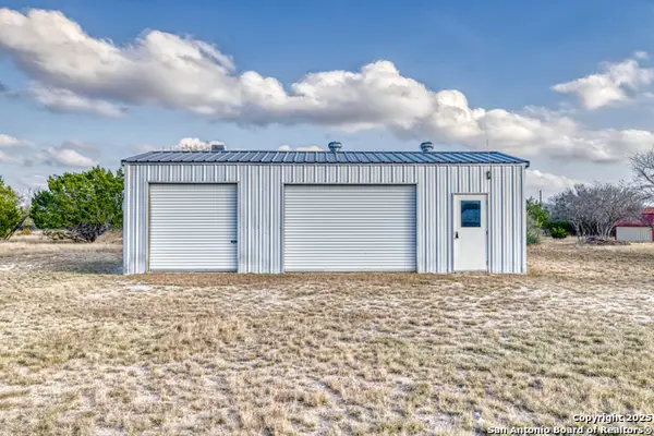 33 N River View Road, Camp Wood, TX 78833