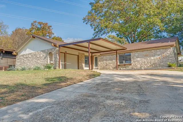 640 Crest Lane, New Braunfels, TX 78130 - Image #2
