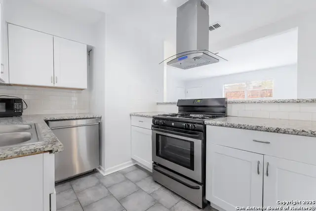 7235 Westlyn Dr, San Antonio, TX 78227 - Image #2