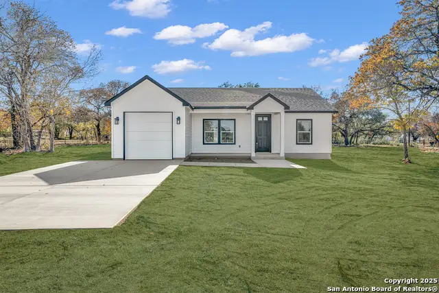 816 County Road 6723, Natalia, TX 78059 - Image #1