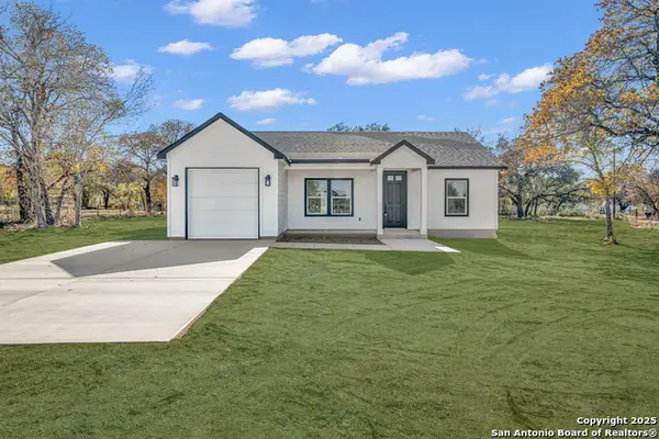 816 County Road 6723, Natalia, TX 78059