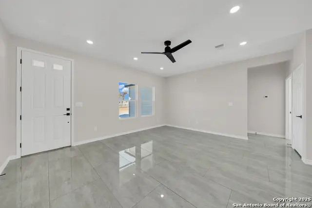 816 County Road 6723, Natalia, TX 78059 - Image #3