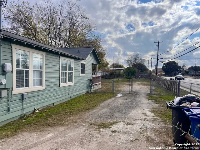 4030 W Salinas, San Antonio, TX 78207 - Image #3