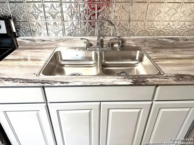 1212 Fairview, Beeville, TX 78102 - Image #3