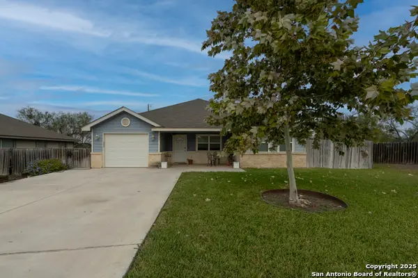 533 Indian, Jourdanton, TX 78026