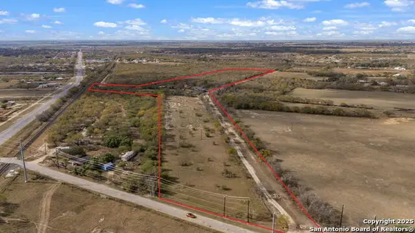 155 County Road 6712, Natalia, TX 78059