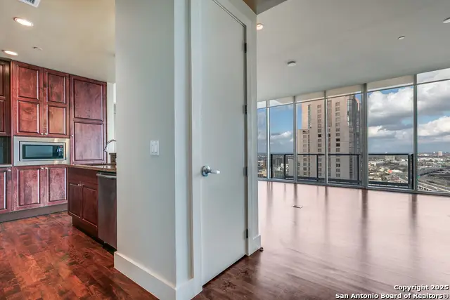 610 E Market Street #UNIT 2510, San Antonio, TX 78205 - Image #2
