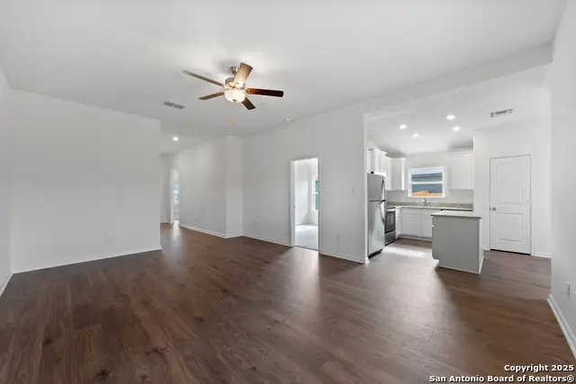 16024 Stratford Cove, Lytle, TX 78052 - Image #3