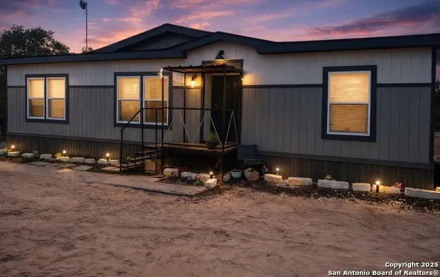 140 County Road 7866, Devine, TX 78016 - Image #2