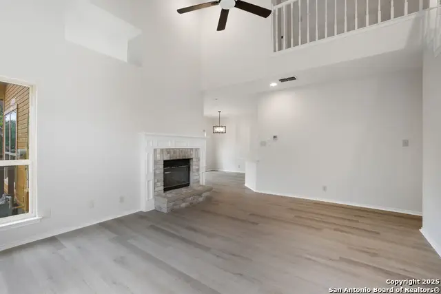 5886 Spring Sq, San Antonio, TX 78247 - Image #2