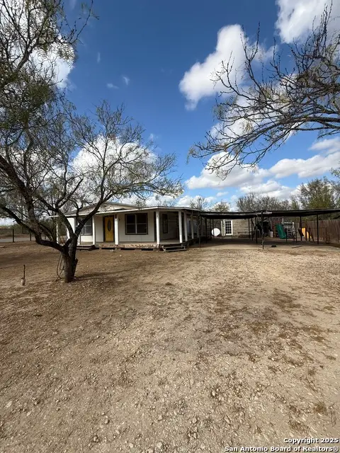 279 Cenizo, Carrizo Springs, TX 78834 - Image #3